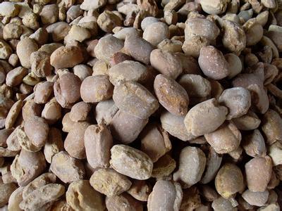 轻量化烧结刚玉在耐火浇注料